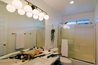 Pine Trails Lodge with Hot Tub, EV, Games & Views - 9