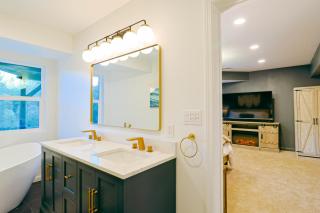 Pine Trails Lodge with Hot Tub, EV, Games & Views - 1