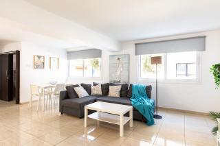 Bright 2-bed flat, in Larnaca city center - 3