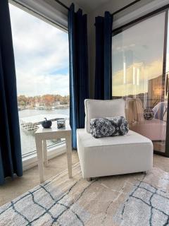 Lakefront Condo Private Deck 3 Pools - 6
