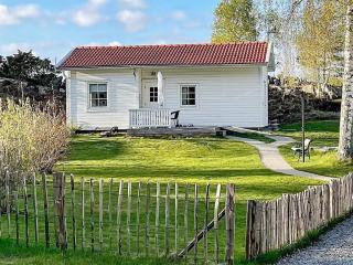 6 person holiday home in Höviksnäs-By Traum - 0