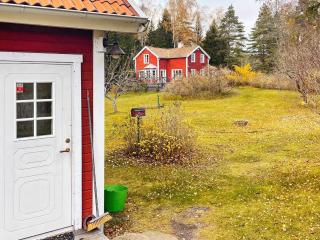 5 person holiday home in BJÖRKÖ-By Traum - 5