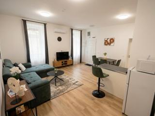 R03 Central Residence Sopron - 9