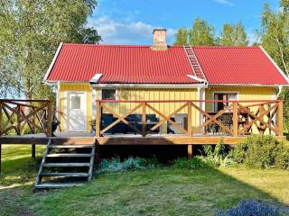 7 person holiday home in HÖGSBY-By Traum - 0