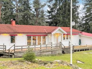 6 person holiday home in PRÄSSEBO-By Traum - 0