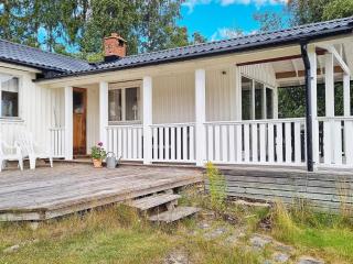 6 person holiday home in SÄFFLE-By Traum - Säffle - 6