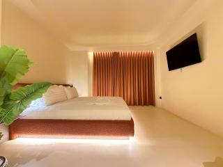 Luxuria City Center Suites - 0