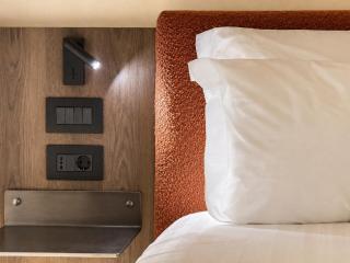 Luxuria City Center Suites - 6