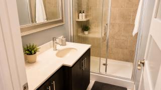 Well located apartment hotel in downtown Montreal with street parking - 1