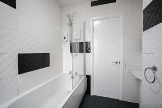 Modern two bedroom property! - 4