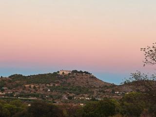 Forest Retreat Naturally Cool, Stunning Views, privacy and an 80M2 Extra-Large Swimming Pool - 8