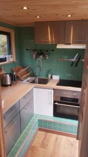 Cozy and comfortable tiny house - 1