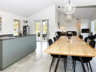 9 person holiday home in Glesborg-By Traum - 2