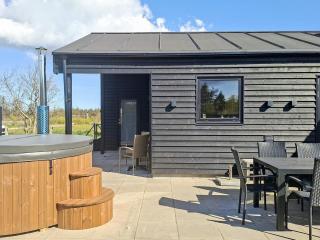 8 person holiday home in Ålbæk - 4