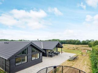 Luxury Retreat in Mommark - 9