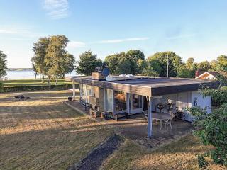 Seafront Holiday Home with Hot Tub - 3