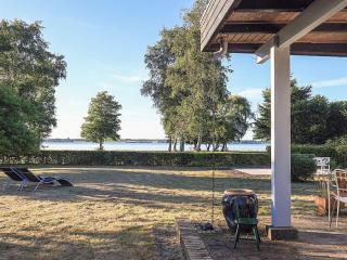 Seafront Holiday Home with Hot Tub - 4