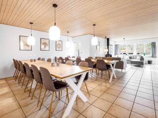 Holiday home for 22 guests - 4