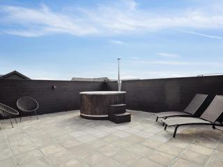 Luxury Retreat with Pool - 7
