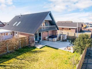 12 person holiday home in Thyborøn-By Traum - 0