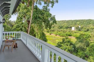 Luxury 5BHK Anjuna Villa Pvt Pool Field View - 7