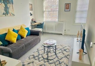 Elegant Top Floor London Apartment - 0
