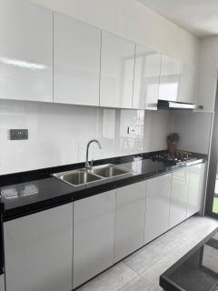 2BR Kilimani Pool and Gym Near Yaya Centre - 5
