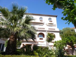 Beau T2 en centre ville avec parking privé - Bandol - 0