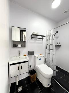 Room With A View & Apartment Style - 4