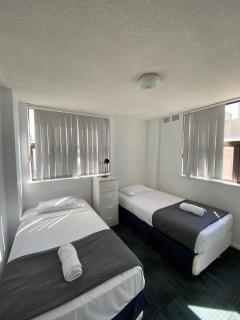 Surfers Private Apartments - 2