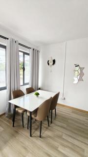 Perfect Poolside Penthouse - Family Comfort - Chic and Modern - Fully Equipped - 8
