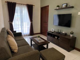 laras sasaras guest house - 1