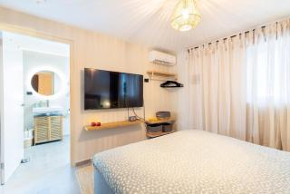 Stylish Apartment near Mambo Beach with Private Patio - 6