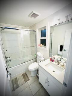 Private 2-Bedroom Basement Suite in South Surrey near White Rock - 6