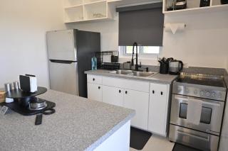 Crystal Cottage - Brand New Beach Cottage with Pool, Walk to La home - 1