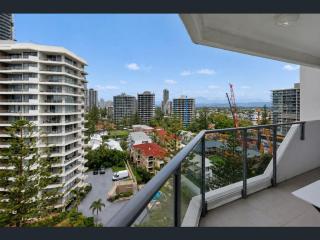 Huge 2BR Apartment with Stunning Ocean Views - 5