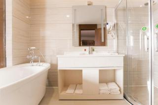 Vienna Classic Hotel Guilin Quanzhou Central Square - 2