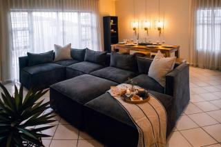 The Soirée Exclusive Manor - Sleeps 6 - Dbl Garage - 0