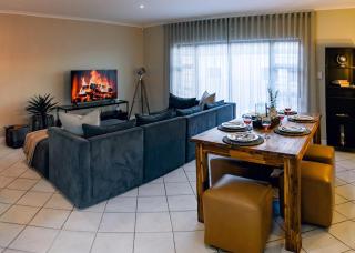 The Soirée Exclusive Manor - Sleeps 6 - Dbl Garage - 5