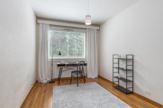 A bright three-room apartment by the sea and the city center! - 2