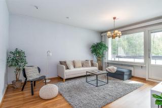 A bright three-room apartment by the sea and the city center! - 0