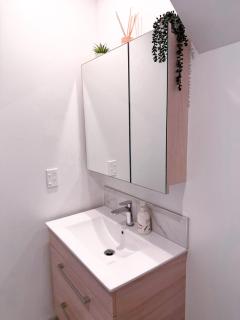 Spacious 2BR Townhouse with Yard Wilmer Street - 4