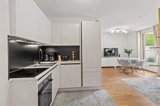 1-BR with Outdoor Space - Onsite Parking for 19,90 per Day - 5