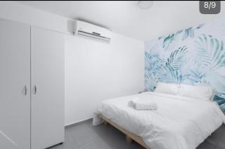 Apartment 8 with Shared Garden - 1