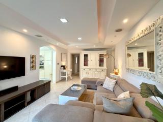 Heart of St Juliens near Paceville and Beach Spacious 3-Bedroom - 0