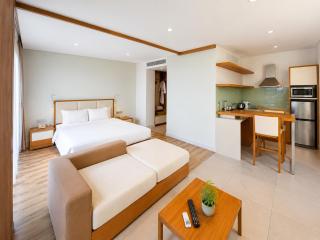 Da Nang My Khe Beachfront Apartment Resort Living - 4
