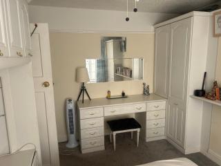 Cosy Double Room - Free Parking near Hospital - 4