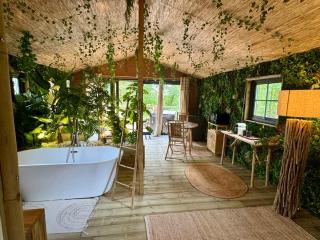 Jungle Lodge - 2