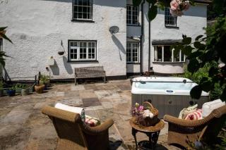 Manor Cottage - Country Manor - Sleeps 12 - 4