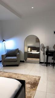Luxe Ville 1 bedroom cozy apartment - 2